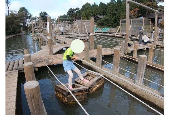 水上アスレチック